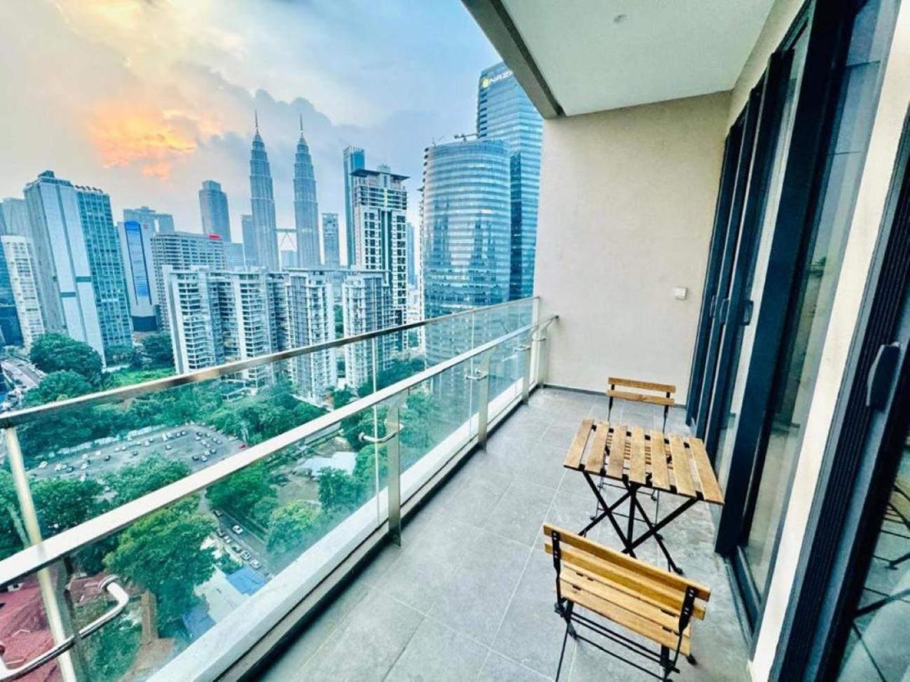 Crown Suites The Manor Klcc Kuala Lumpur City Center Zewnętrze zdjęcie