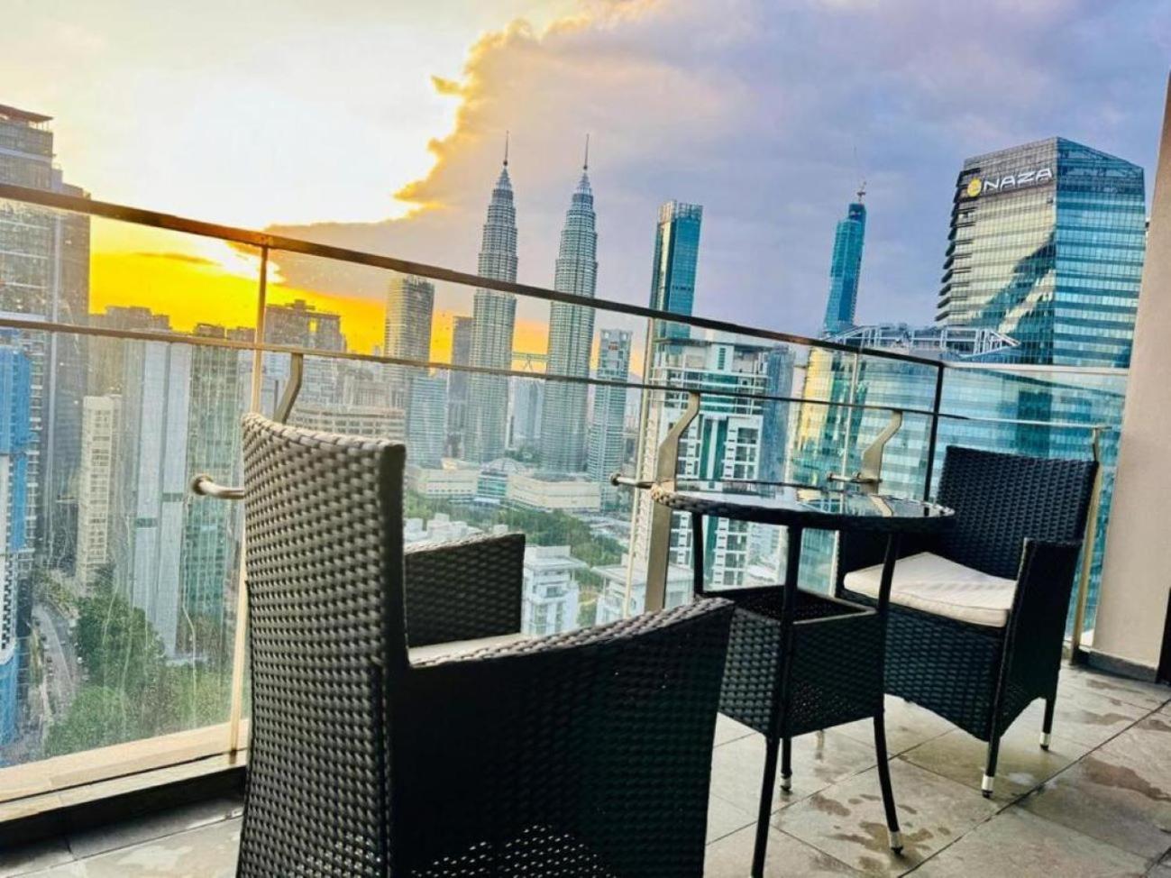 Crown Suites The Manor Klcc Kuala Lumpur City Center Zewnętrze zdjęcie